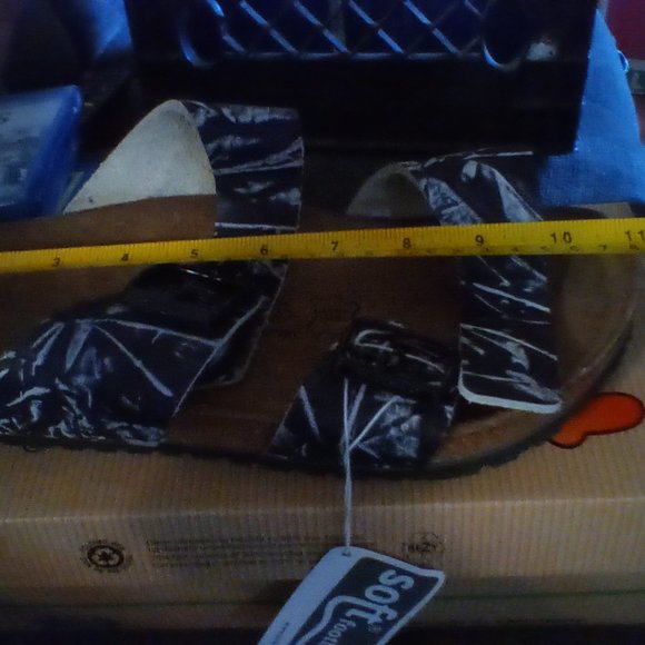 Sandals_&_Flip_Flops